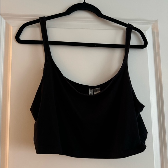 XL H&M crop tank top in black - Picture 2 of 4